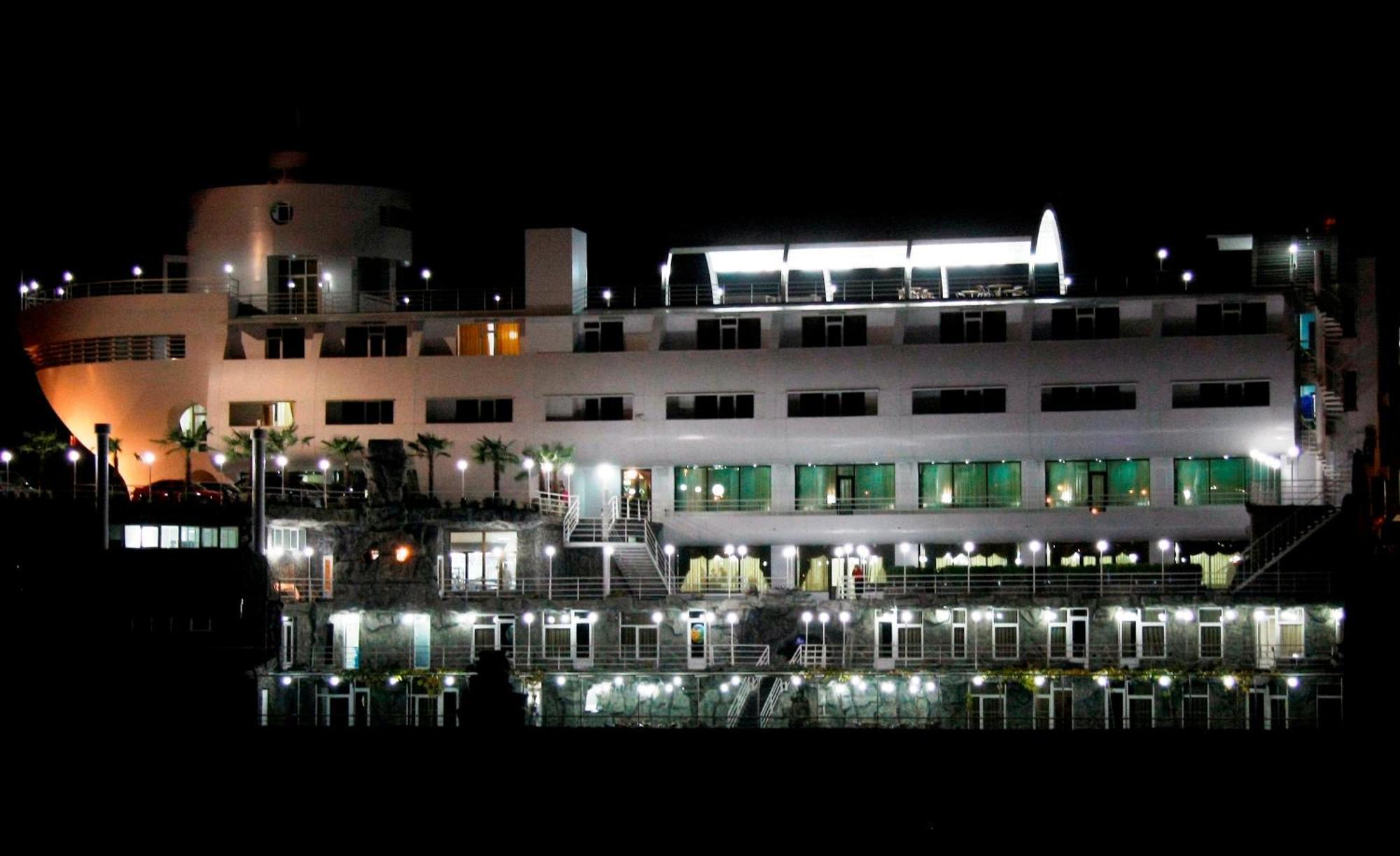 Cruise Hotel Тбілісі Екстер'єр фото