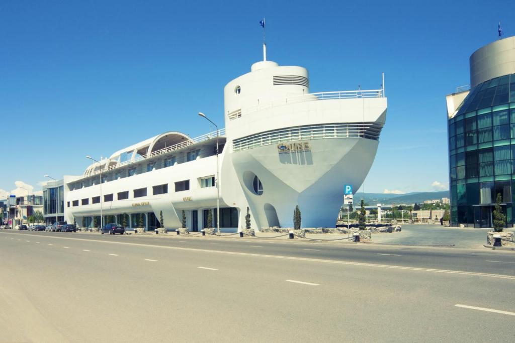 Cruise Hotel Тбілісі Екстер'єр фото