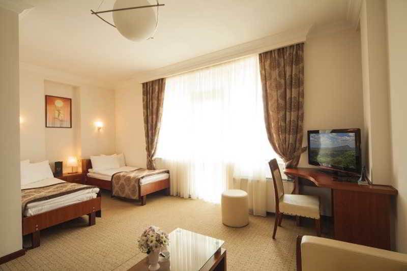 Cruise Hotel Тбілісі Екстер'єр фото